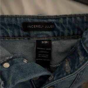 Size 3, Sincerely Jules jean shorts.